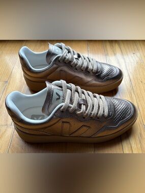 Veja Bronze Women’s V-90 Low Top Sneakers Sz 6/37 EU